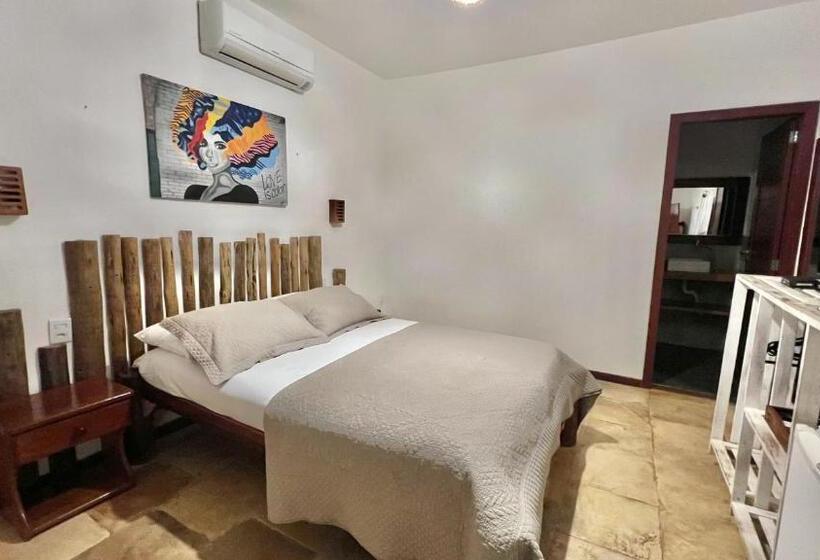 بنسيون Aki Pousada