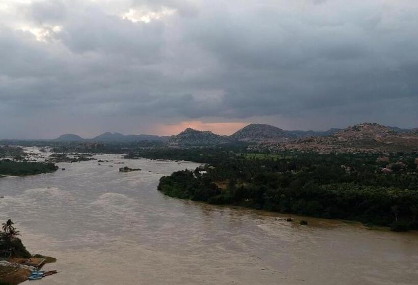 پانسیون Archana Guest House River View