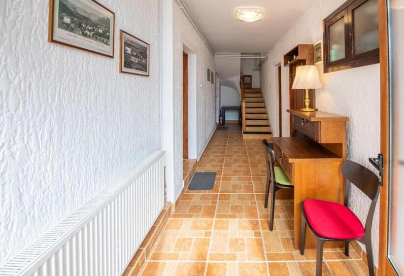 پانسیون Guesthouse Sandra
