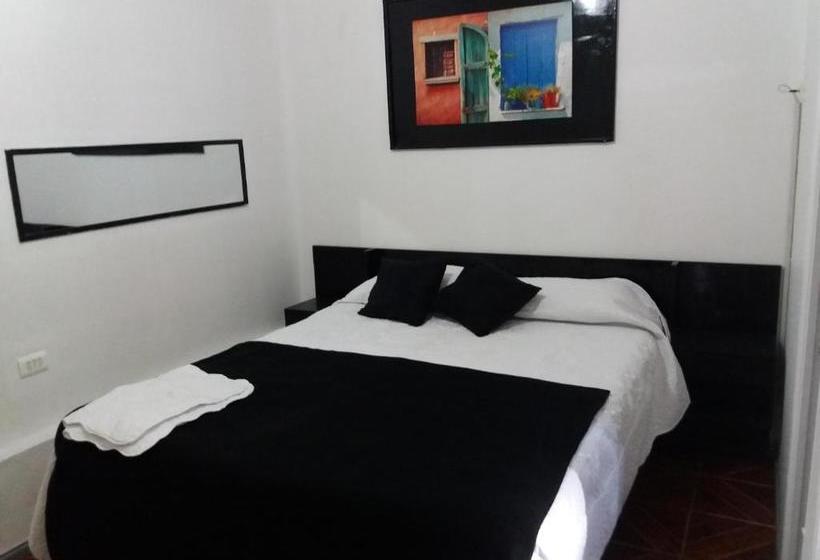 ペンション Hostal Vicmar