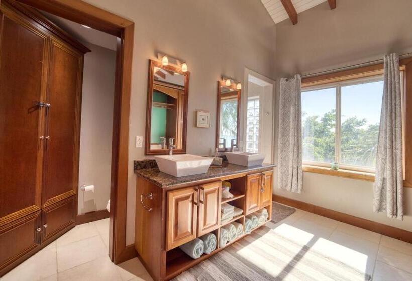 אתר נופש The Villas At Cocoplum