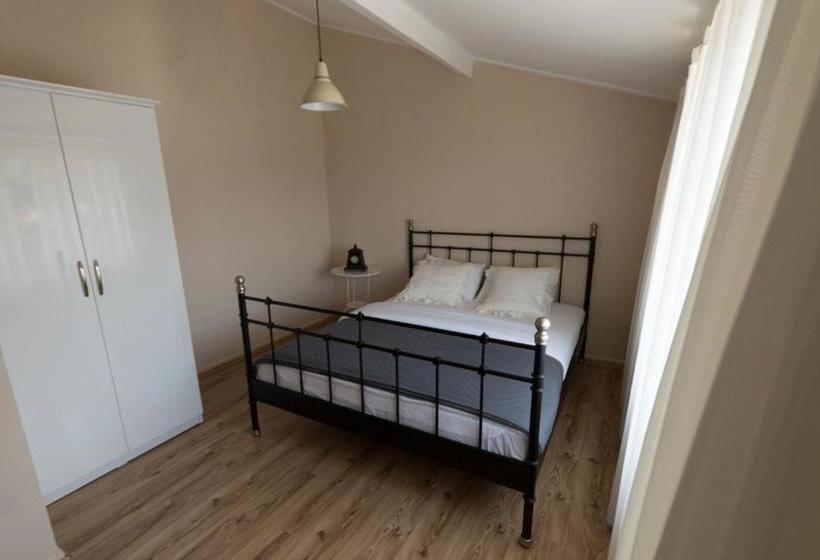 Büyükada Apart Hotel   Karadağ Apart