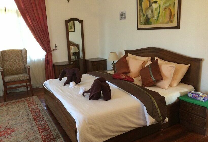 هتل The Norfolk Heritage Airport Villa