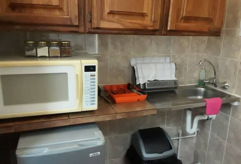 פנסיון Boer And Brit Self Catering Guest House