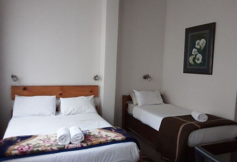 פנסיון Boer And Brit Self Catering Guest House