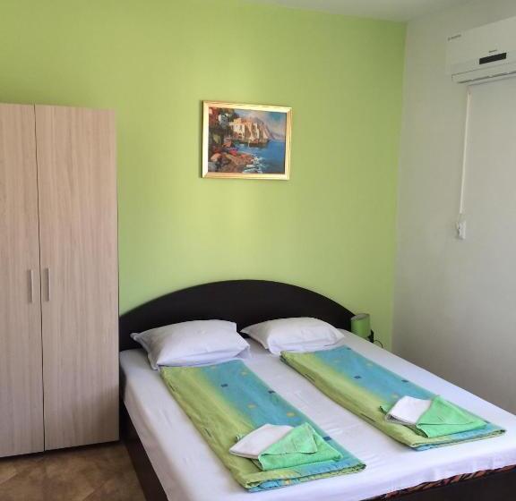 Пансион Guest House Yanina