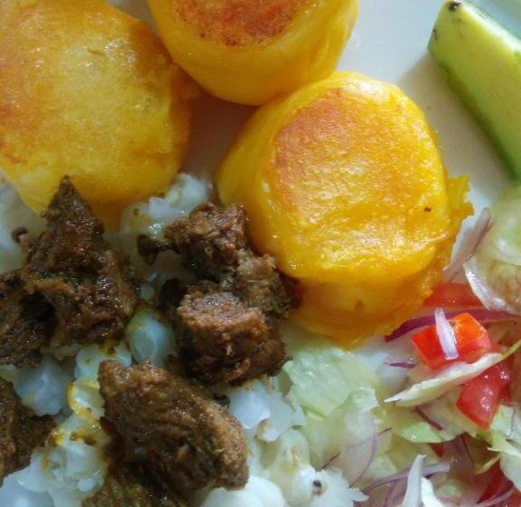 پانسیون Hostal Curiñan