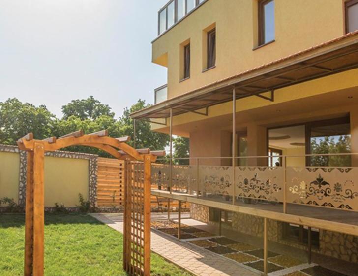 بنسيون Rosiem House