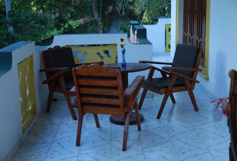پانسیون Sumal Villa