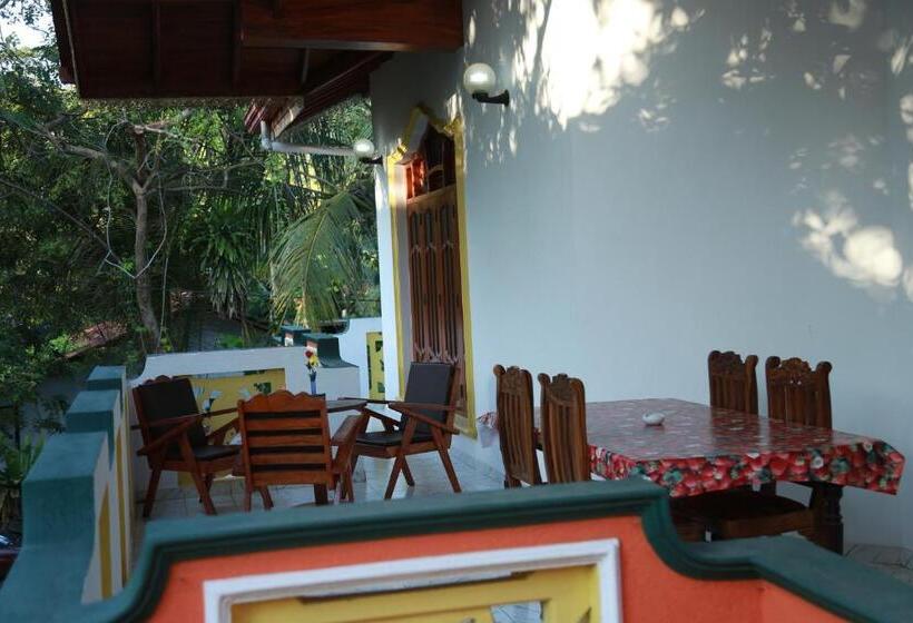 پانسیون Sumal Villa