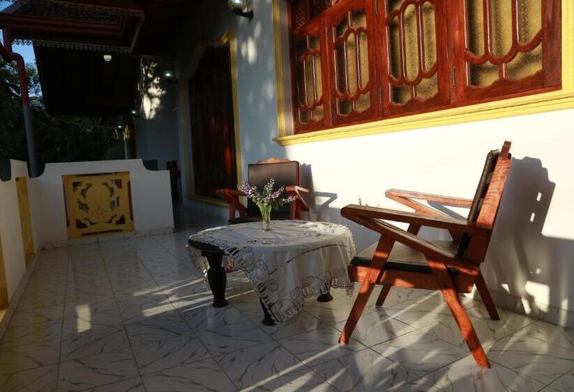 پانسیون Sumal Villa