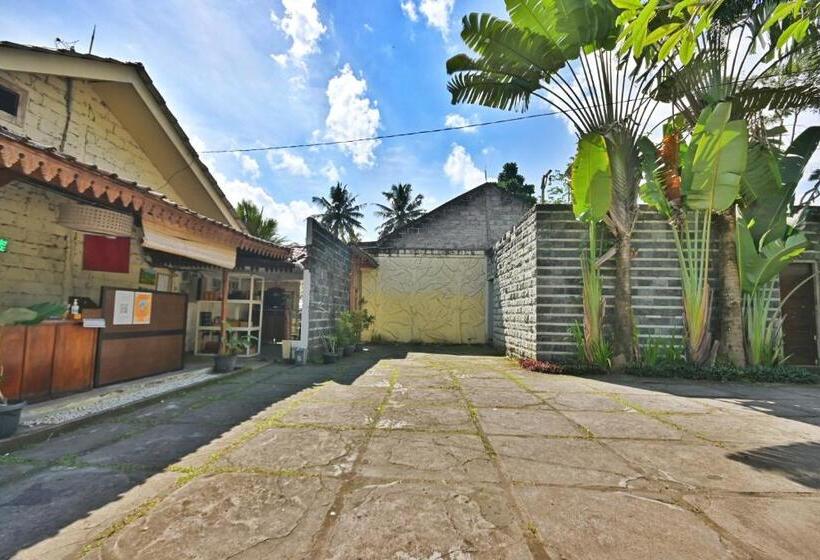 פנסיון Villa Padi Cangkringan