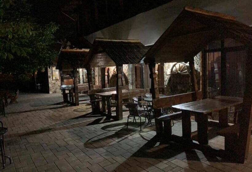 هاستل Hanu Lui Gica Spa