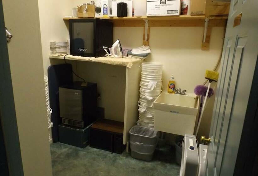 Общежитие Hermanns European Inn