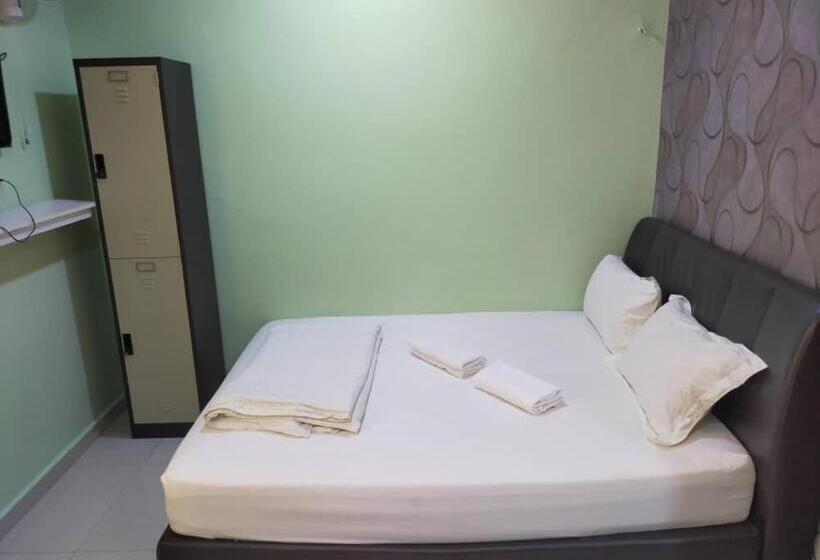 پانسیون Leaf Guest House