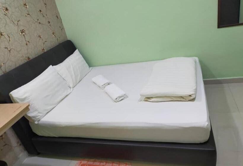 پانسیون Leaf Guest House