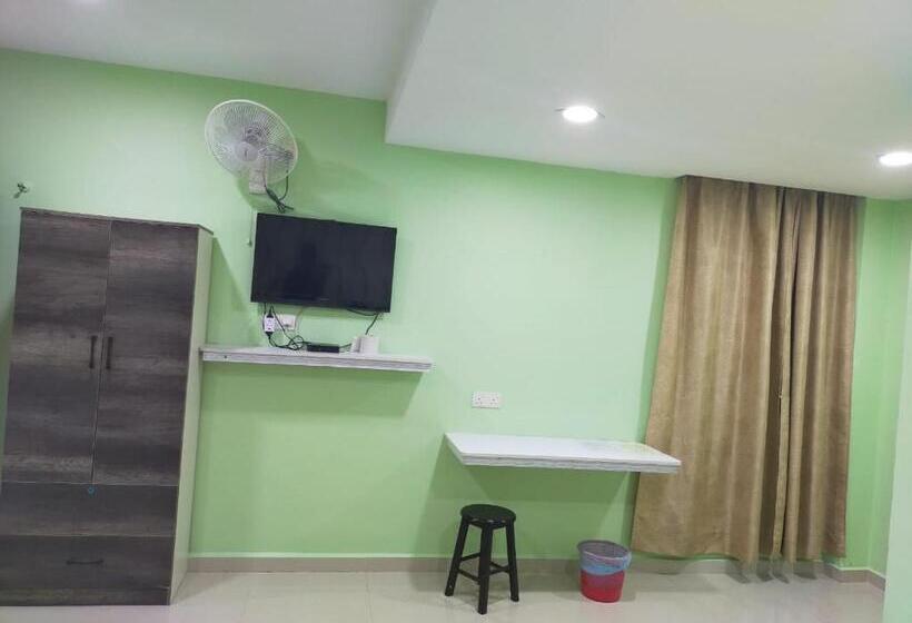پانسیون Leaf Guest House