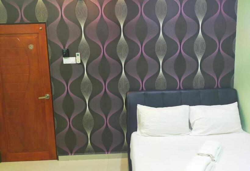 پانسیون Leaf Guest House