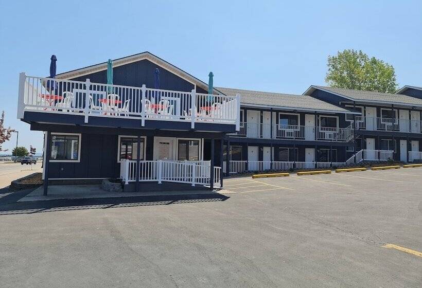 הוסטל Bayside Inn