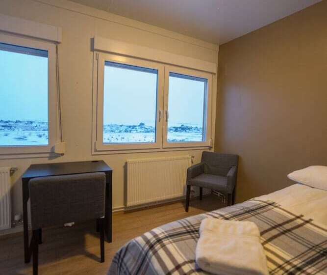 پانسیون Dimmuborgir Guesthouse