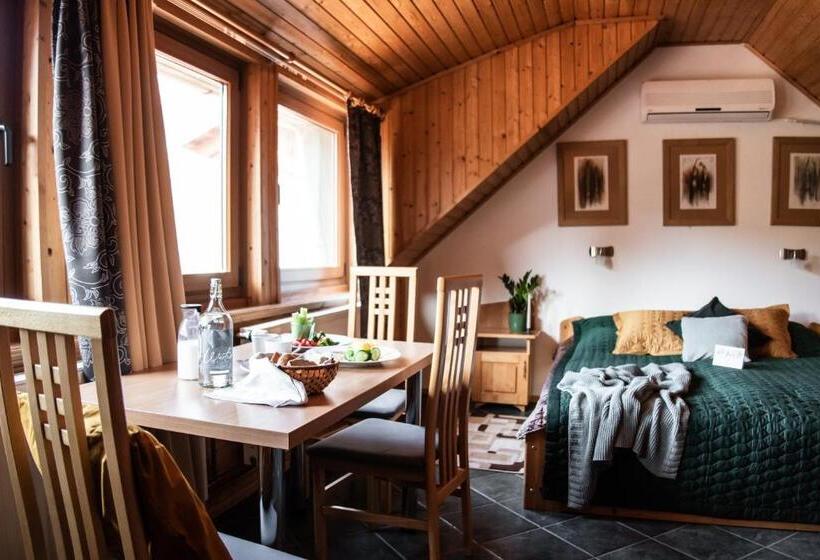 بنسيون Hetényi Apartmanház és Birtok
