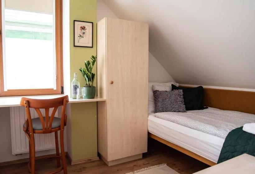 بنسيون Hetényi Apartmanház és Birtok