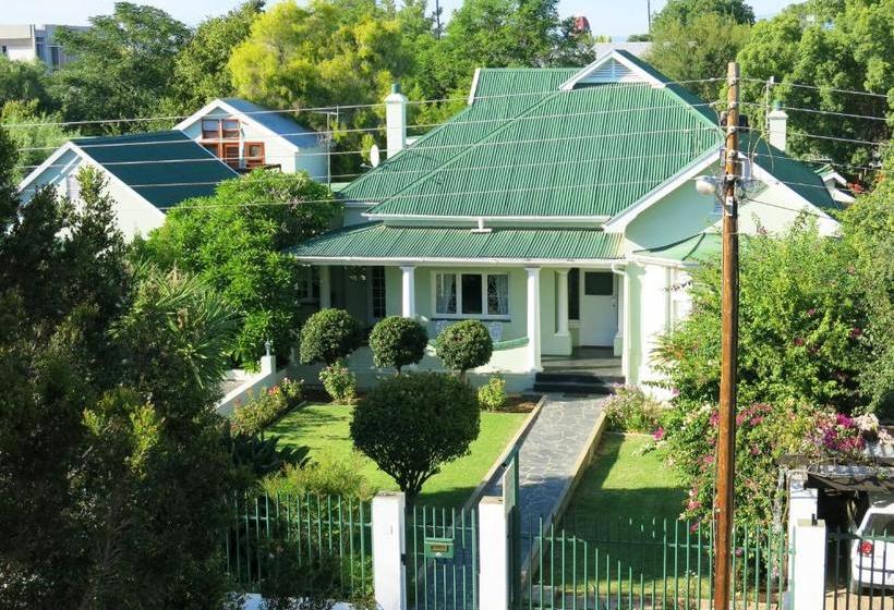 پانسیون Villa Ora Guesthouse