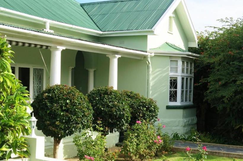 پانسیون Villa Ora Guesthouse