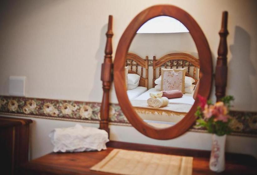 پانسیون Villa Ora Guesthouse
