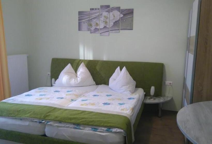 ユースホステル Gasthof Zum Mohrn