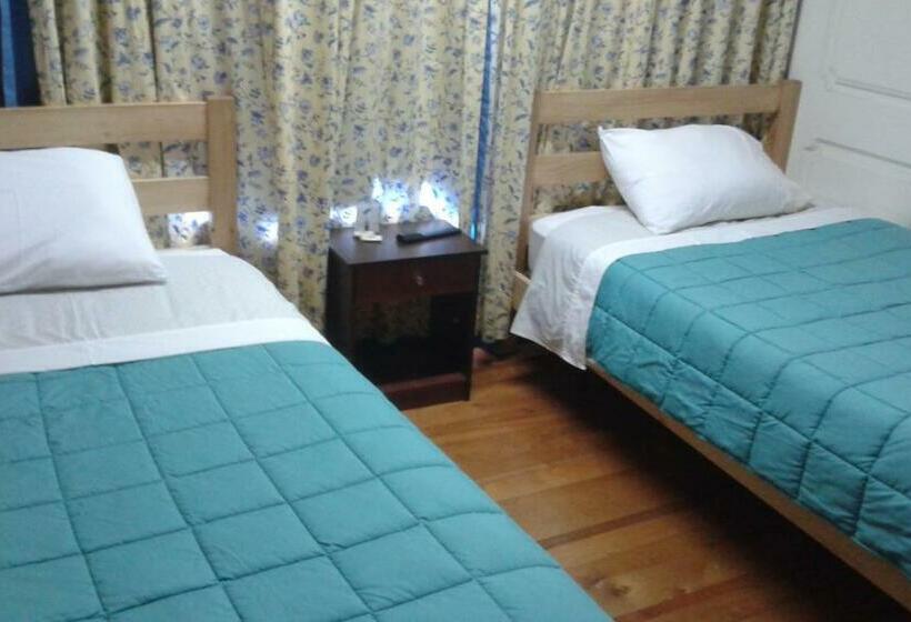 پانسیون Hostal Kutralwe