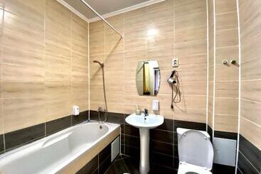 پانسیون Sarai Batu Guest House