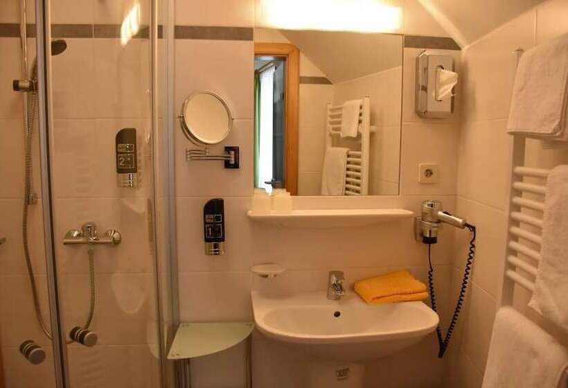 بنسيون Winzerhof   Gästehaus Stöger