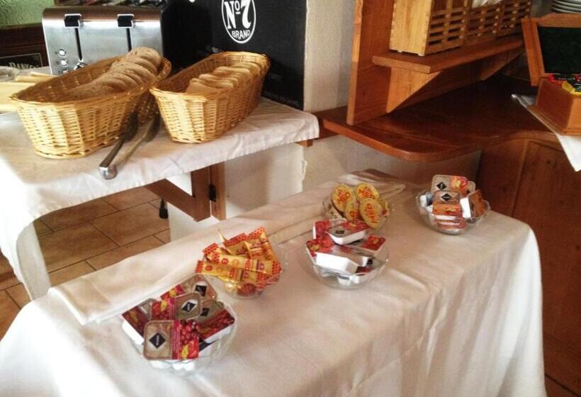 Pension Alfa & Whisky Pub