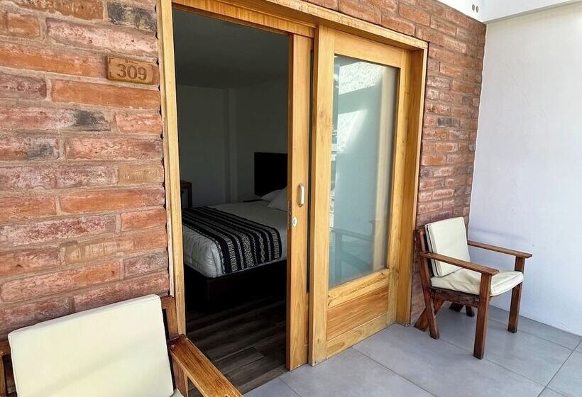 هاستل El Geranio