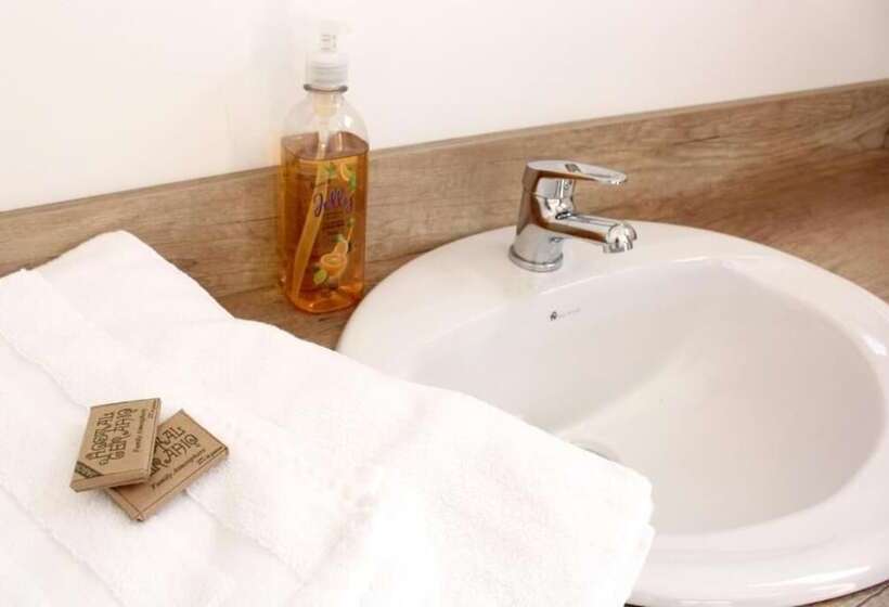 هاستل El Geranio