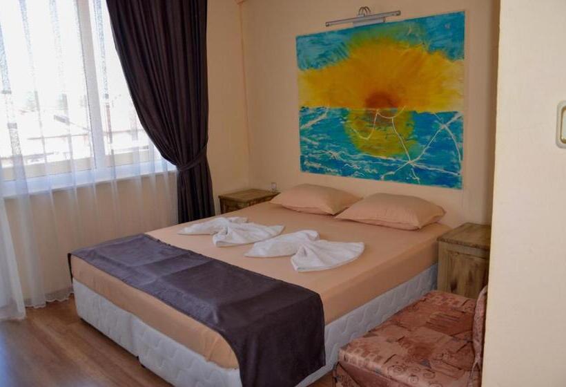 پانسیون Edelvais Guest House