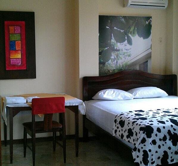 پانسیون Golden Mar Hostal