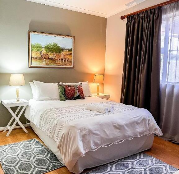 پانسیون Goulden Street Guest House