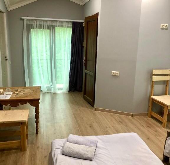 پانسیون Guest House Anahit Ijevan