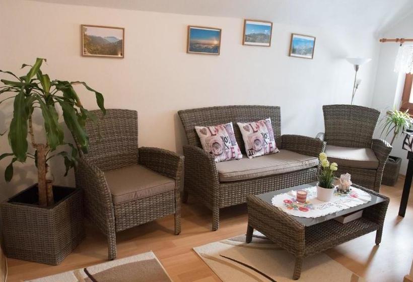 פנסיון Villa Felicity