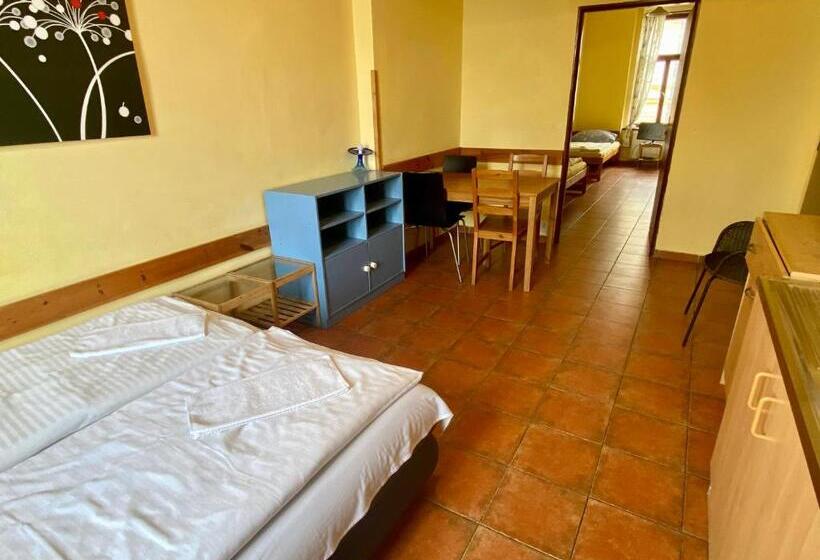 Pension 15 Homér