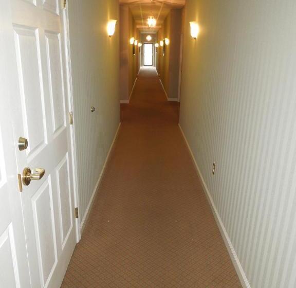 هاستل Guest Quarters At The Bridges Golf Club