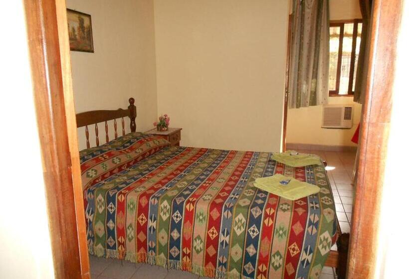 هاستل Hosteria Las Piedras
