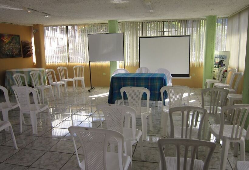 هاستل Hosteria Llanovientos