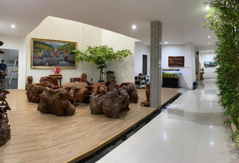 פנסיון Cempaka Mas