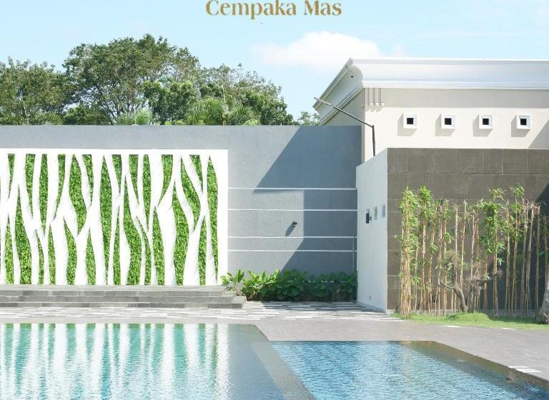 פנסיון Cempaka Mas