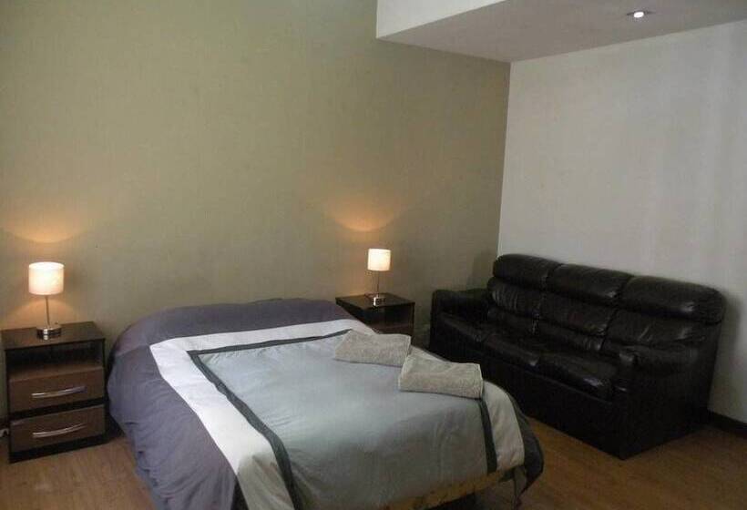 پانسیون El Jardin Suites And Guest House