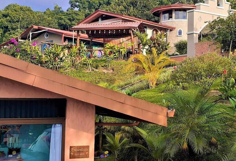 پانسیون Encantada Guest House