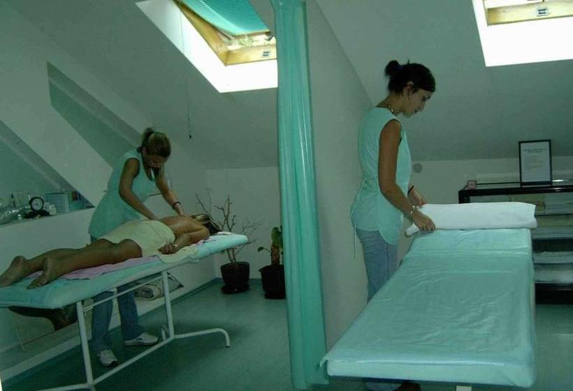 پانسیون Guest House Perla